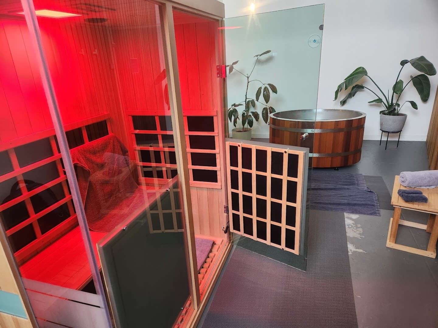 Beyond Rest - Collingwood: Float & Infrared Sauna & Ice Bath Contrast photo 4